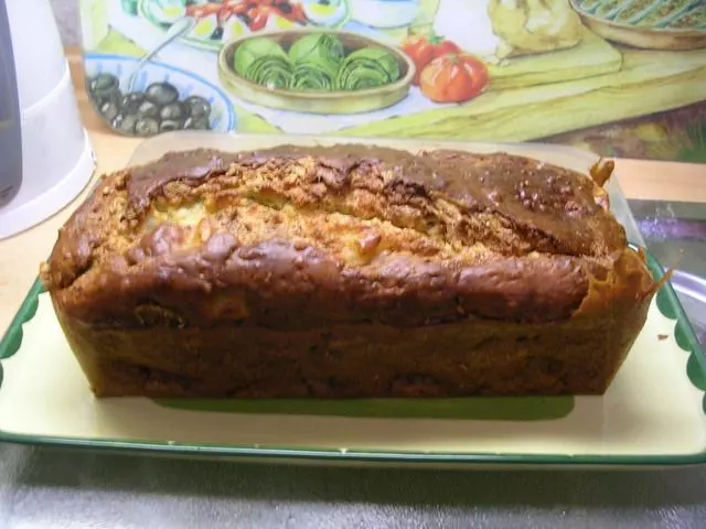 Cake mit Birnen und Roquefort (2) mit Haselnüsse
